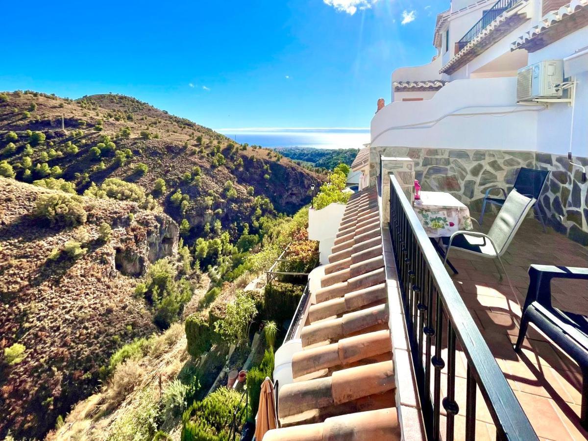 Apartamentos Axarquia , Frigiliana, Terraza Privada Con Vistas A La Montana Rio Y Al Mar Dış mekan fotoğraf