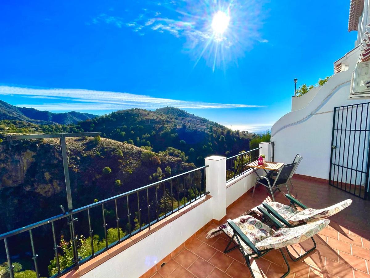 Apartamentos Axarquia , Frigiliana, Terraza Privada Con Vistas A La Montana Rio Y Al Mar Dış mekan fotoğraf