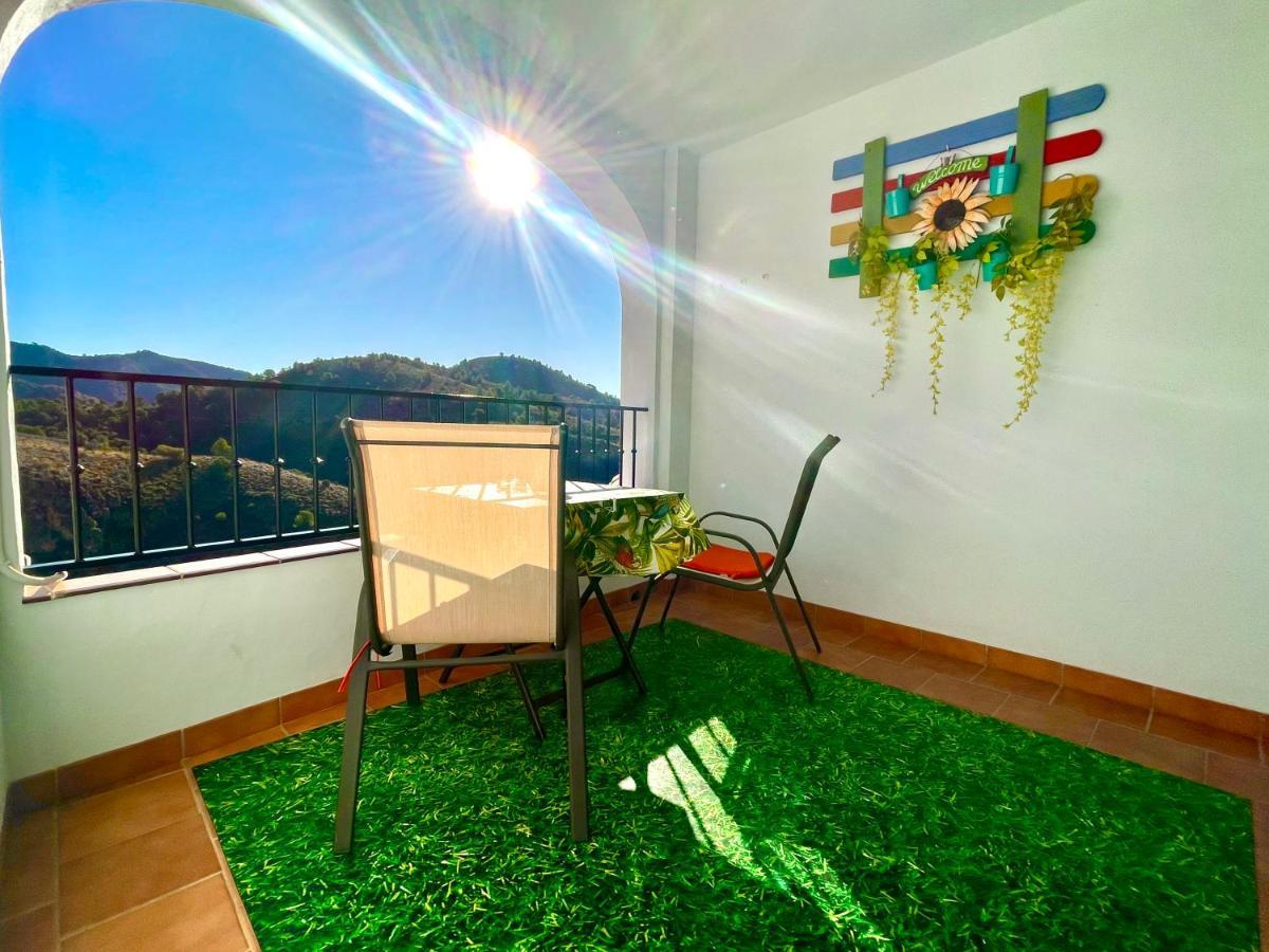 Apartamentos Axarquia , Frigiliana, Terraza Privada Con Vistas A La Montana Rio Y Al Mar Dış mekan fotoğraf