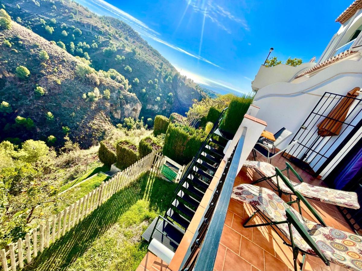 Apartamentos Axarquia , Frigiliana, Terraza Privada Con Vistas A La Montana Rio Y Al Mar Dış mekan fotoğraf