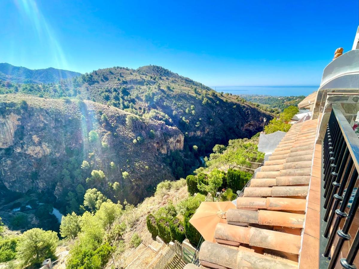 Apartamentos Axarquia , Frigiliana, Terraza Privada Con Vistas A La Montana Rio Y Al Mar Dış mekan fotoğraf