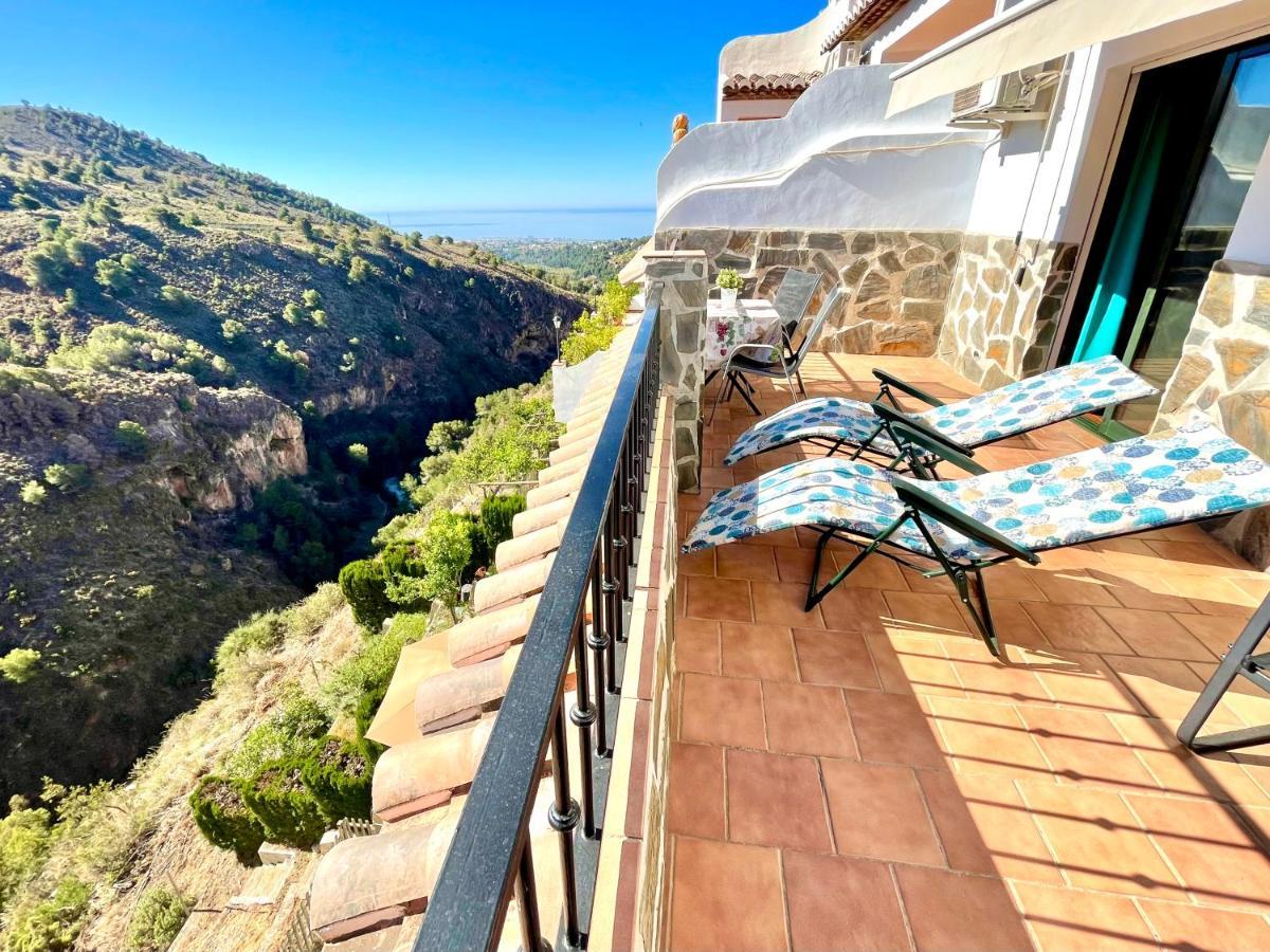 Apartamentos Axarquia , Frigiliana, Terraza Privada Con Vistas A La Montana Rio Y Al Mar Dış mekan fotoğraf