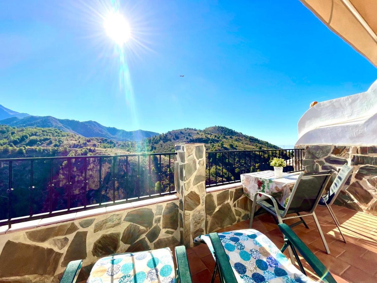 Apartamentos Axarquia , Frigiliana, Terraza Privada Con Vistas A La Montana Rio Y Al Mar Dış mekan fotoğraf