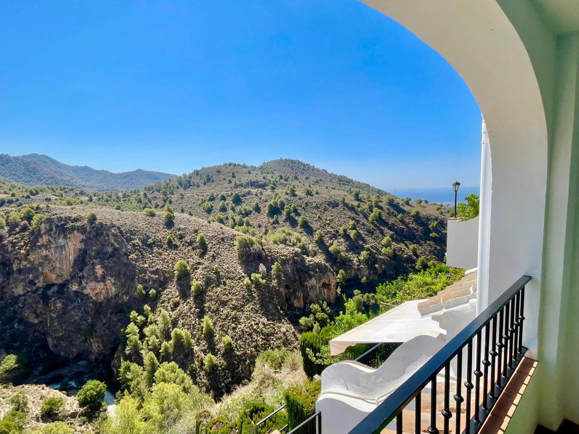 Apartamentos Axarquia , Frigiliana, Terraza Privada Con Vistas A La Montana Rio Y Al Mar Dış mekan fotoğraf