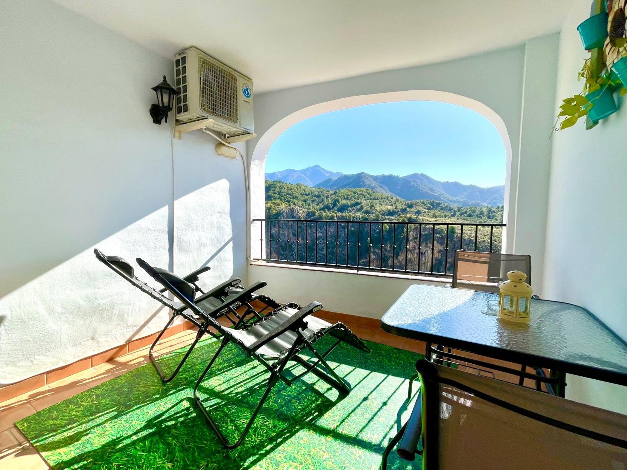 Apartamentos Axarquia , Frigiliana, Terraza Privada Con Vistas A La Montana Rio Y Al Mar Dış mekan fotoğraf