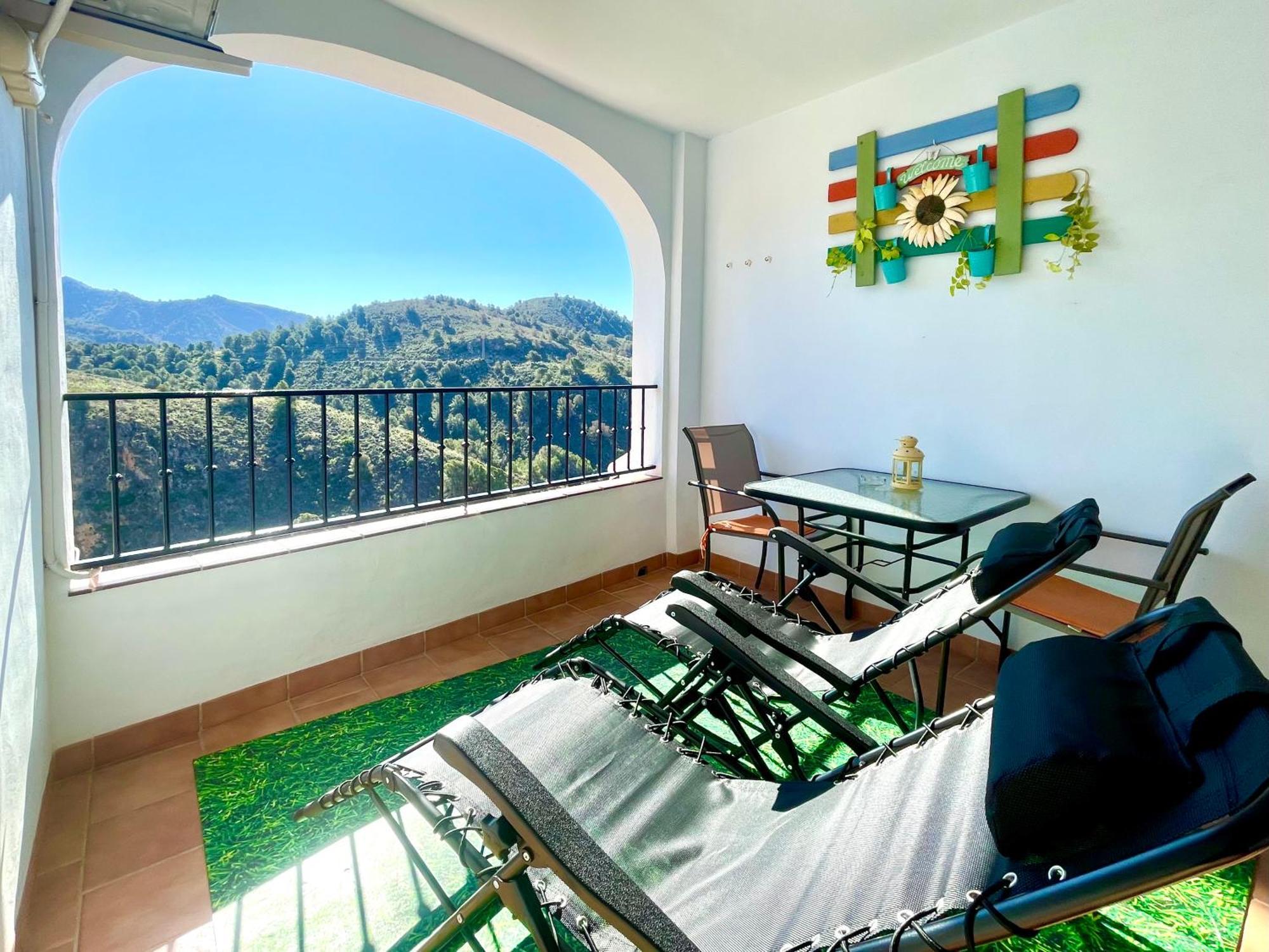 Apartamentos Axarquia , Frigiliana, Terraza Privada Con Vistas A La Montana Rio Y Al Mar Dış mekan fotoğraf