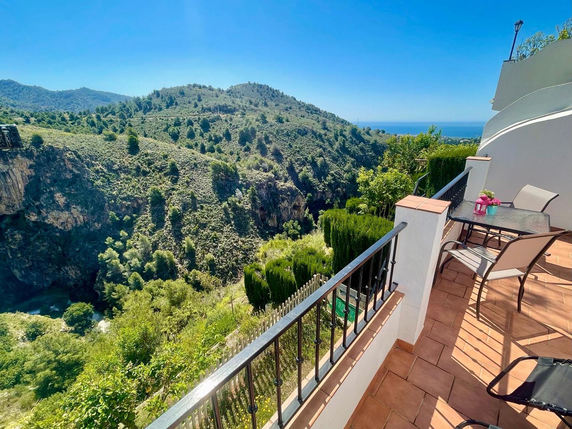 Apartamentos Axarquia , Frigiliana, Terraza Privada Con Vistas A La Montana Rio Y Al Mar Dış mekan fotoğraf