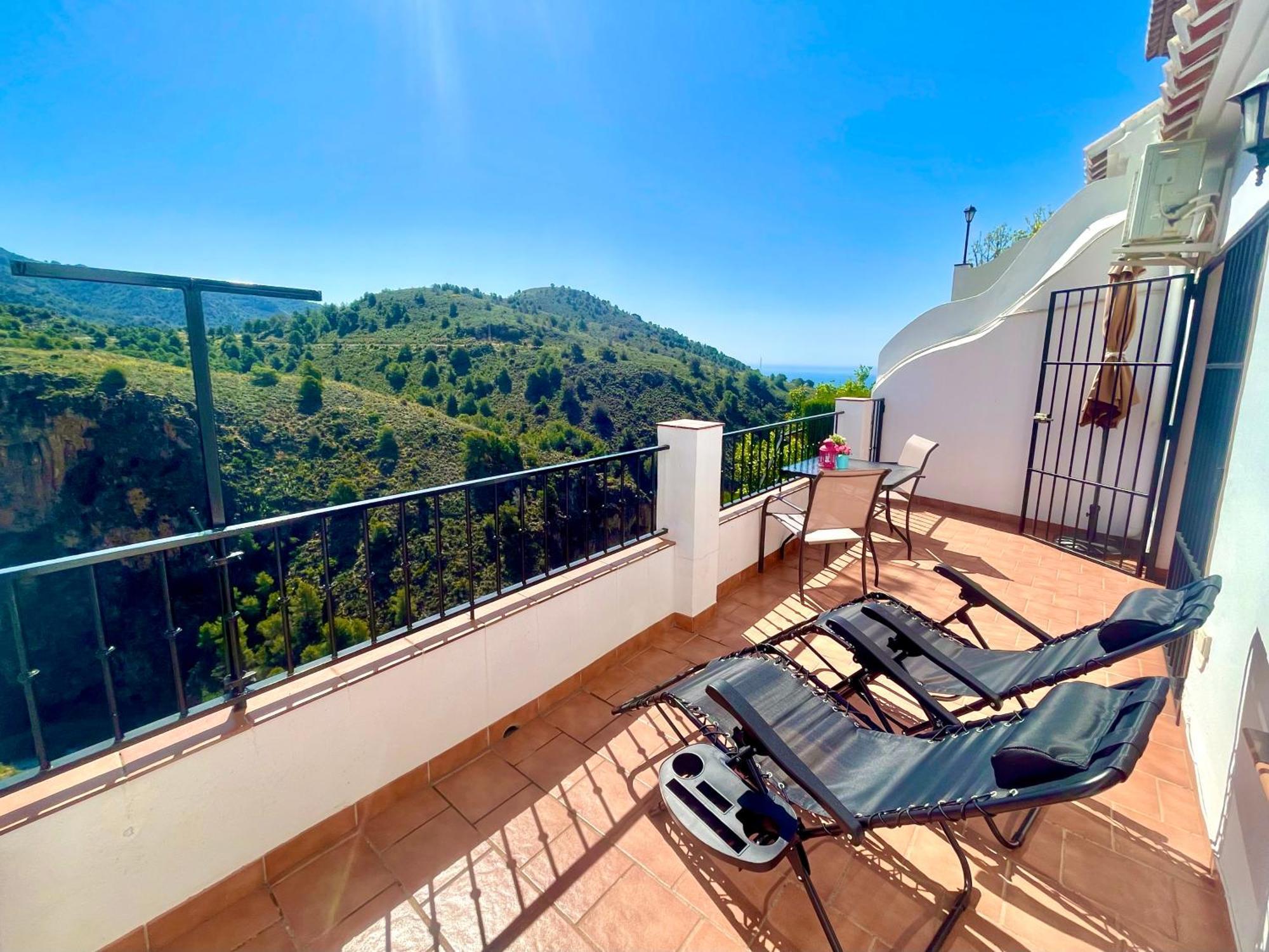 Apartamentos Axarquia , Frigiliana, Terraza Privada Con Vistas A La Montana Rio Y Al Mar Dış mekan fotoğraf