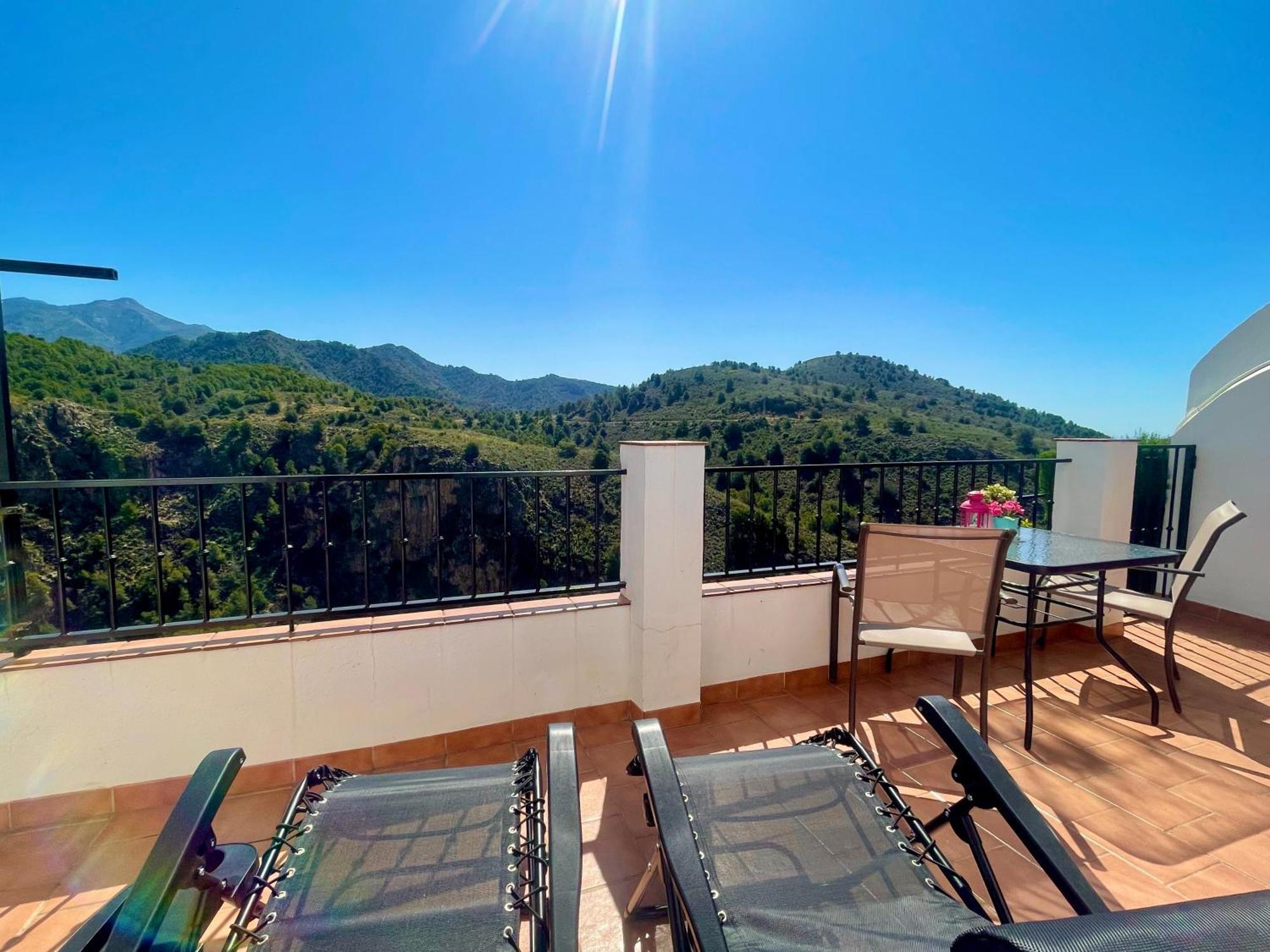 Apartamentos Axarquia , Frigiliana, Terraza Privada Con Vistas A La Montana Rio Y Al Mar Dış mekan fotoğraf
