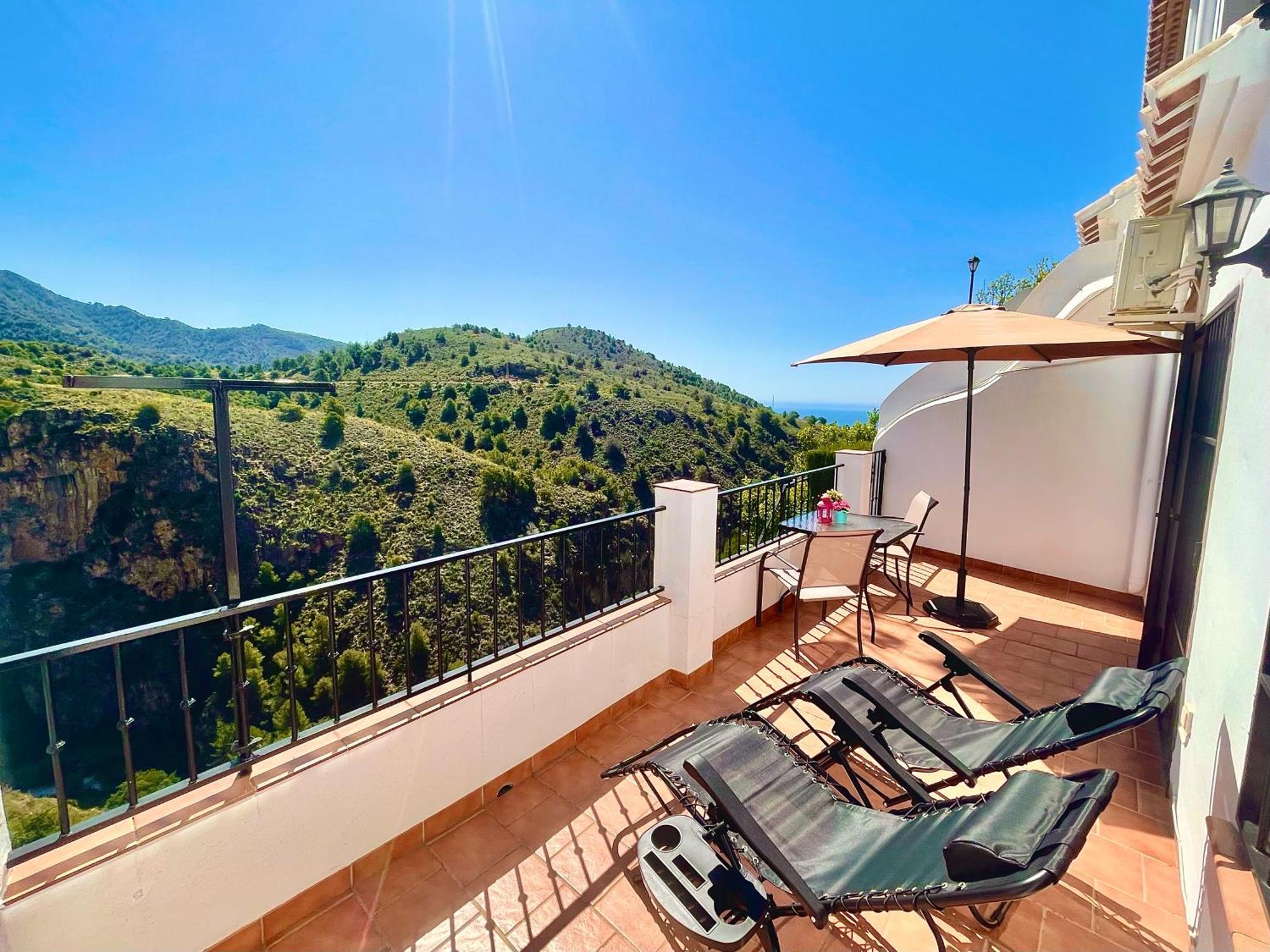 Apartamentos Axarquia , Frigiliana, Terraza Privada Con Vistas A La Montana Rio Y Al Mar Dış mekan fotoğraf