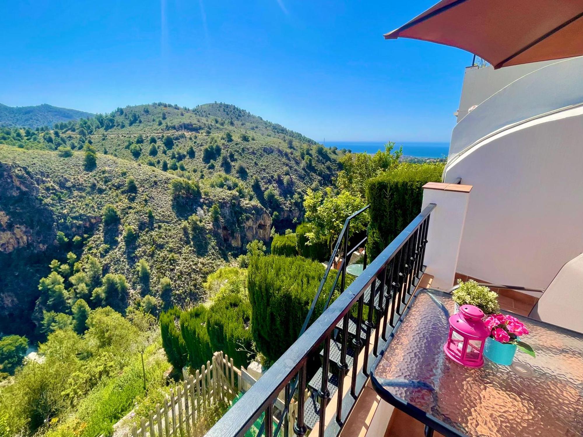 Apartamentos Axarquia , Frigiliana, Terraza Privada Con Vistas A La Montana Rio Y Al Mar Dış mekan fotoğraf